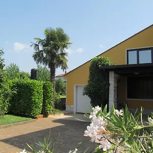  Apartment Zvezdica*** With Garden Kroatien
